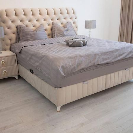 Luxury 2 Bedroom Apartment Bükreş Dış mekan fotoğraf