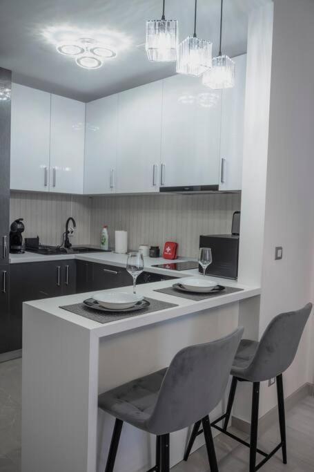 Luxury 2 Bedroom Apartment Bükreş Dış mekan fotoğraf