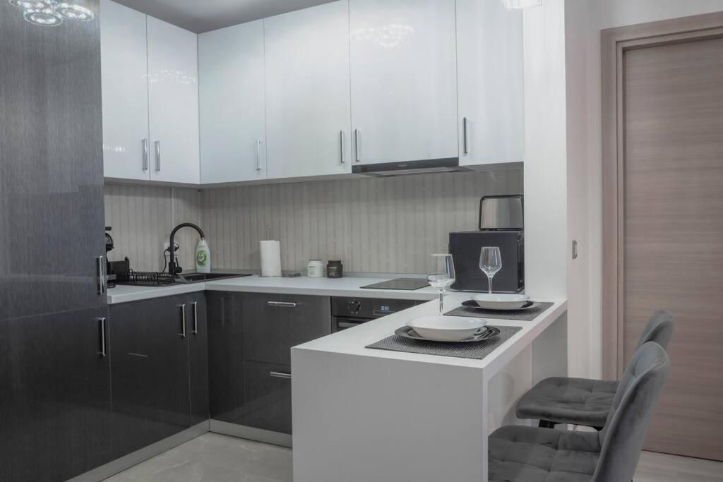 Luxury 2 Bedroom Apartment Bükreş Dış mekan fotoğraf