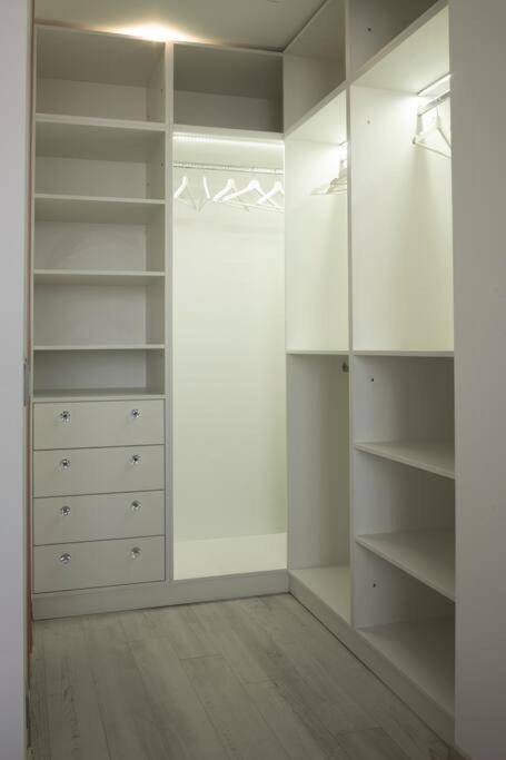 Luxury 2 Bedroom Apartment Bükreş Dış mekan fotoğraf