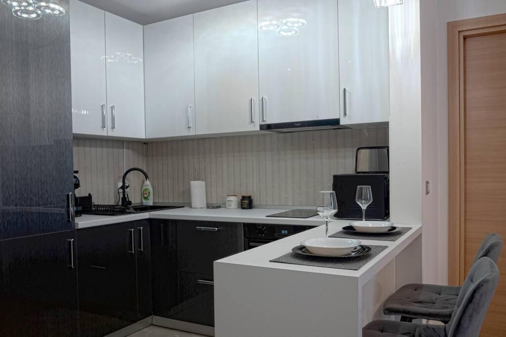 Luxury 2 Bedroom Apartment Bükreş Dış mekan fotoğraf