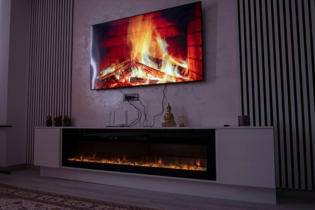 Luxury 2 Bedroom Apartment Bükreş Dış mekan fotoğraf